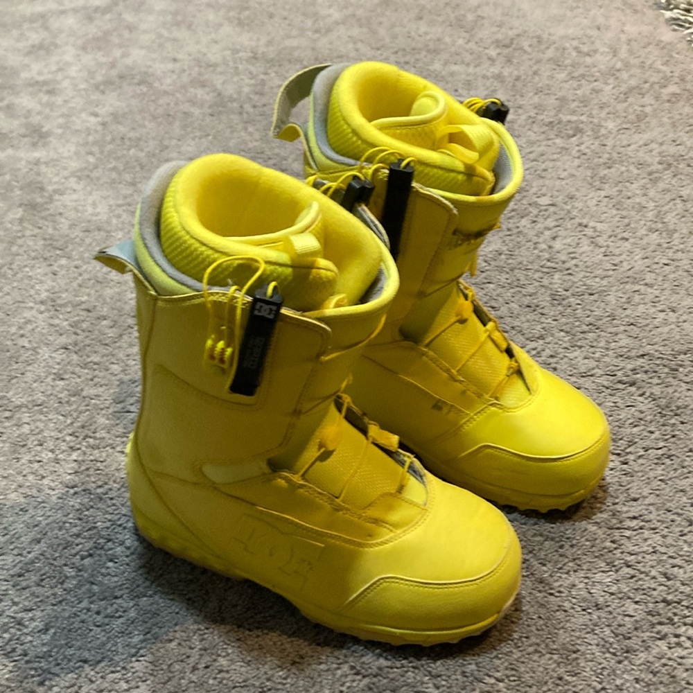 DC Snowboarding Boots